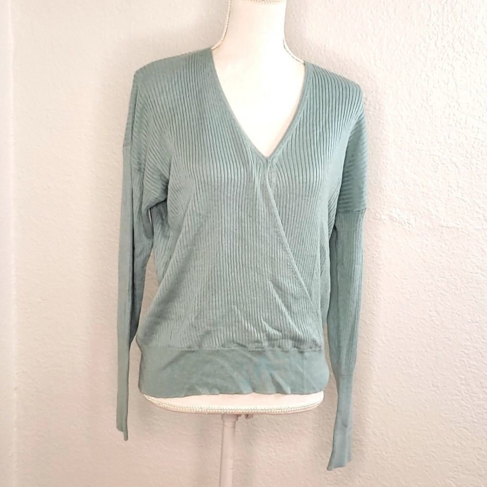 Elodie women's Green Sweater size L